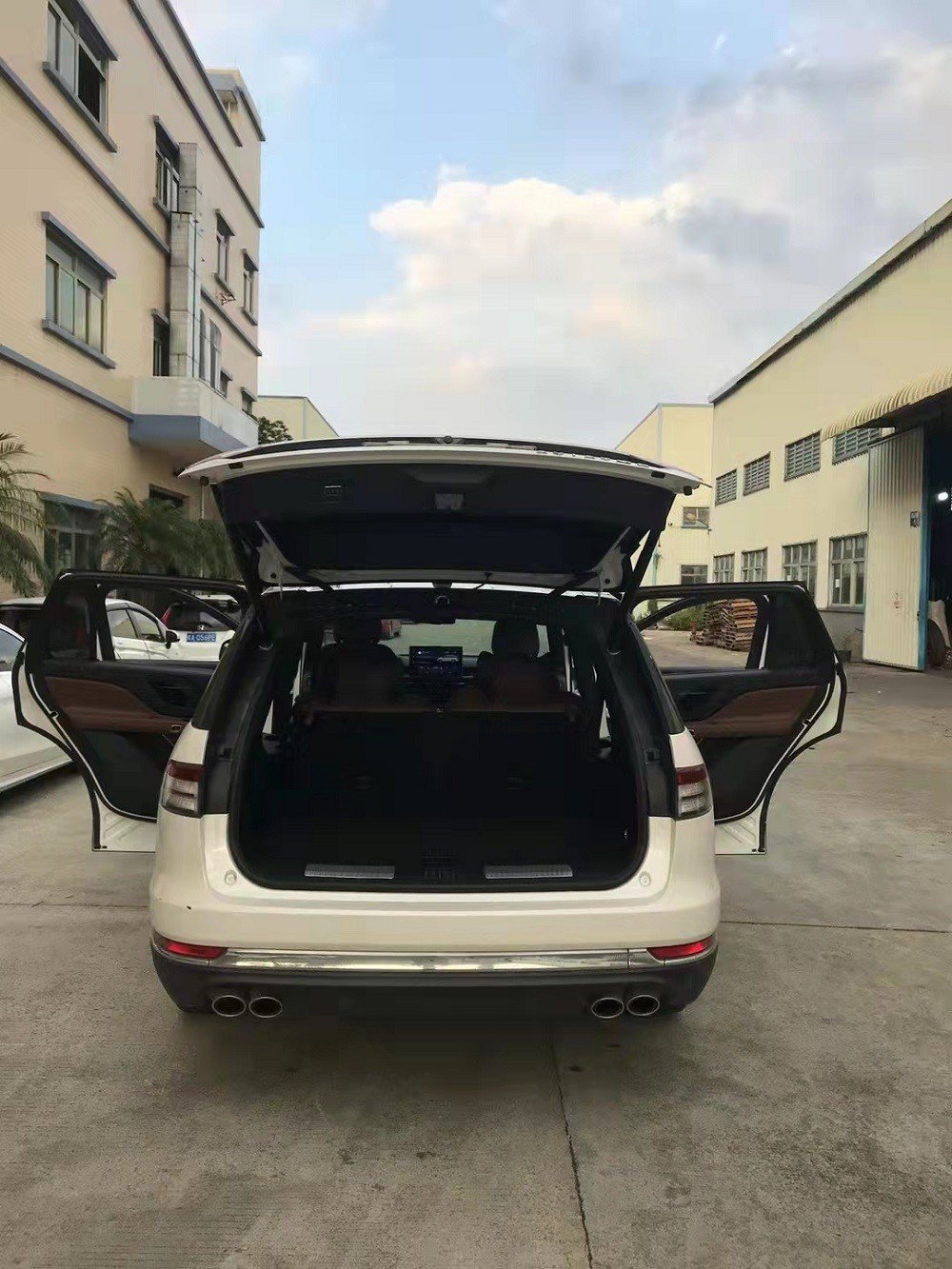 林肯飞行家改装升级中排航空座椅案例
