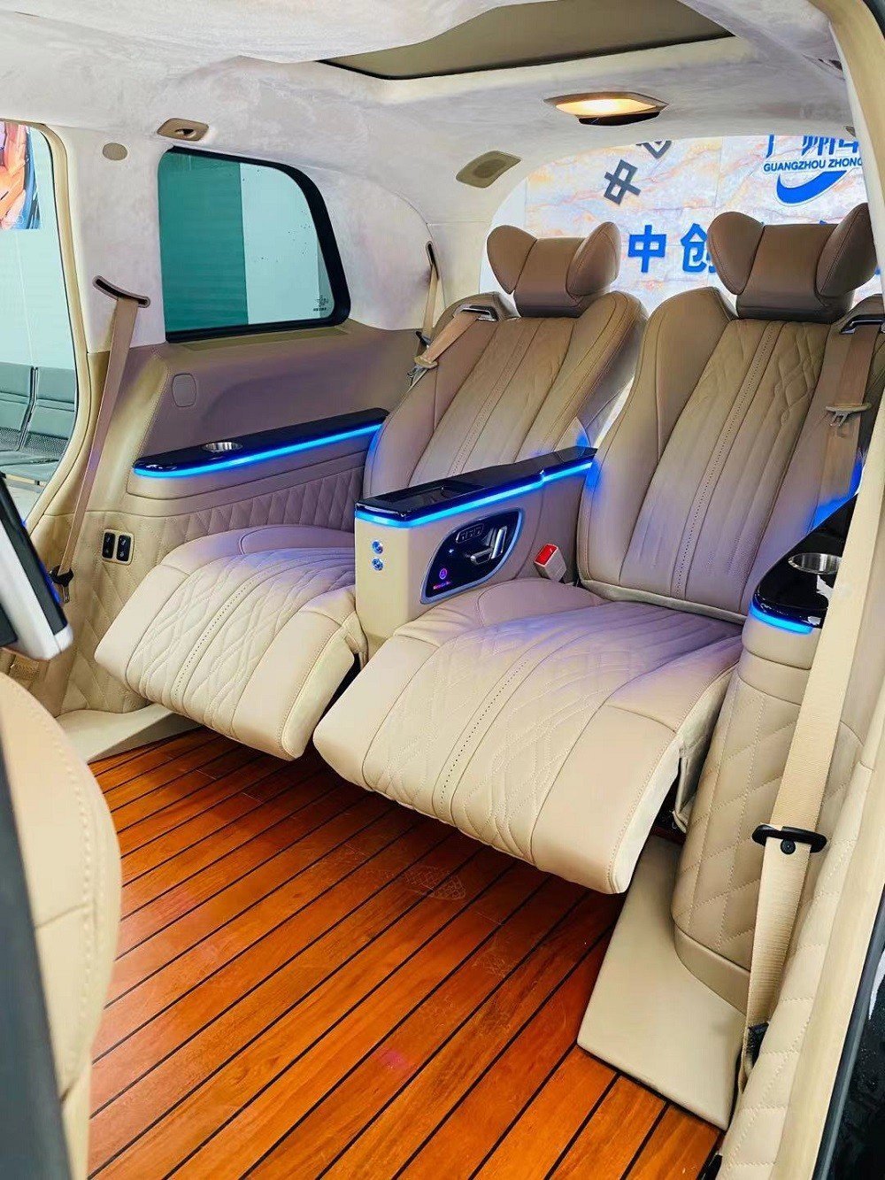 奔驰gl350改装航空座椅案例图