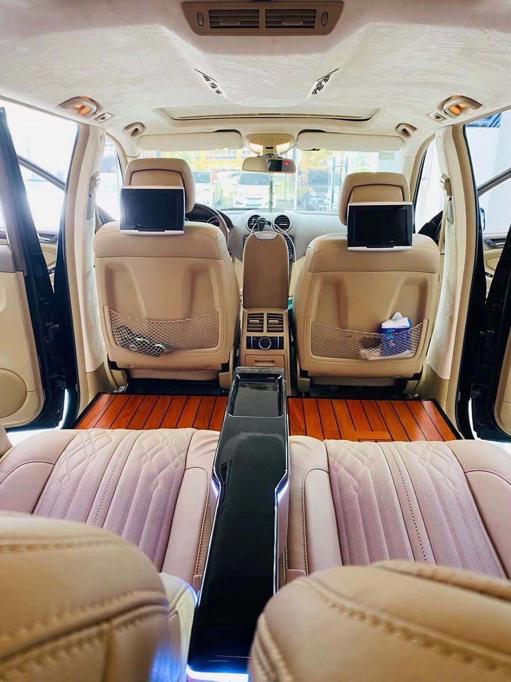 奔驰gl350改装航空座椅案例效果图