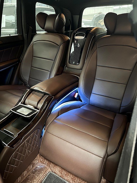 奔驰gls450内饰升级中排改迈巴赫座椅