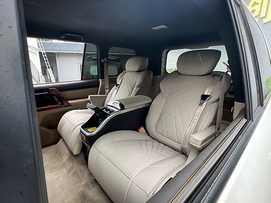 丰田兰德酷路泽改装后排航空座椅升级