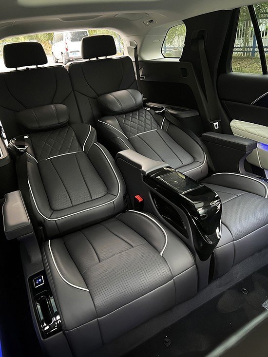 红旗e-hs9后排升级航空座椅ehs9改装_凤凰网汽车_凤凰网