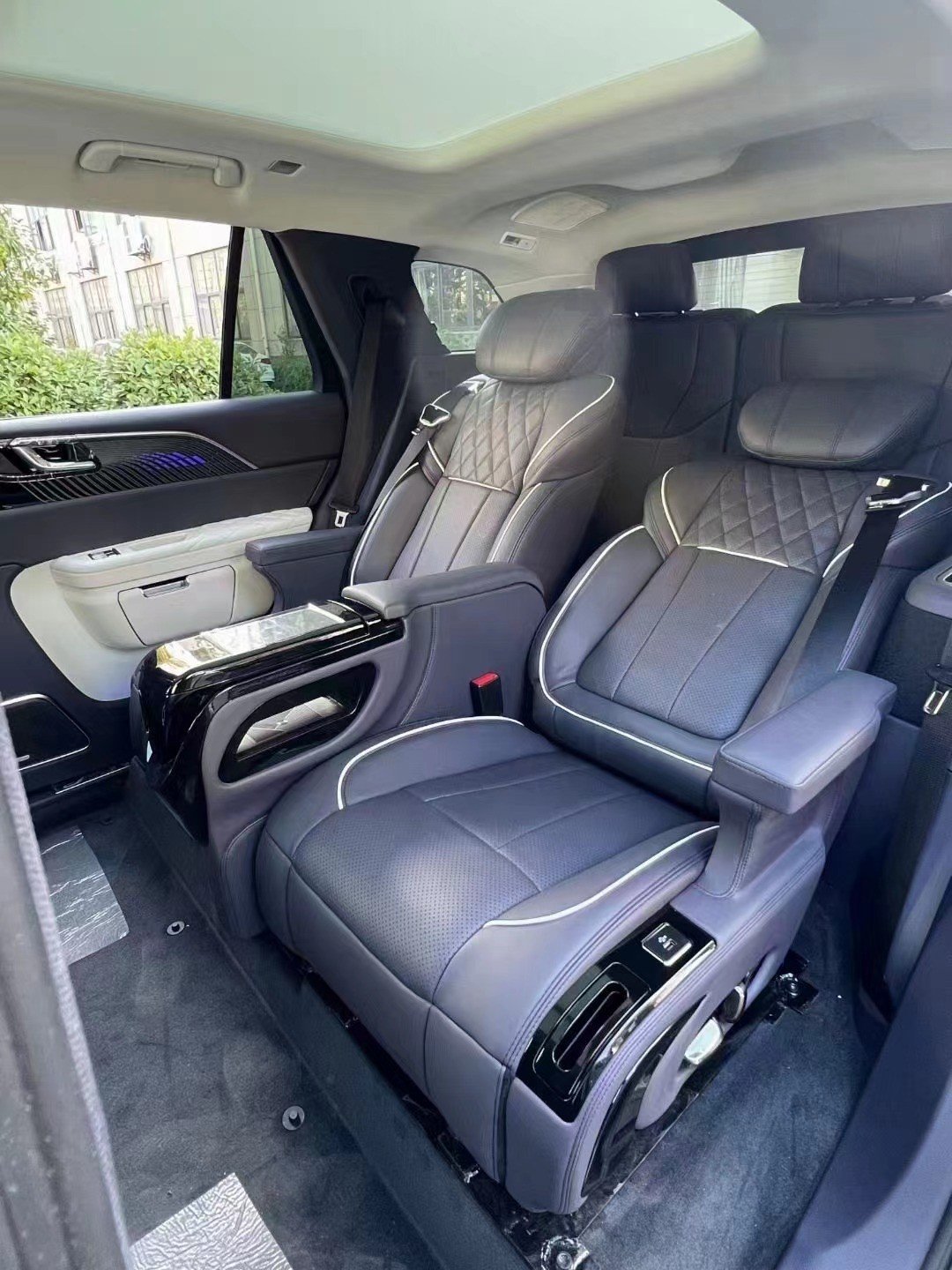 红旗hs9座椅改装升级航空座椅内饰改装_凤凰网汽车_凤凰网