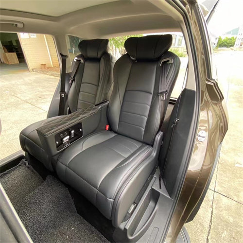 大众途锐一万多点改装的航空座椅效果图