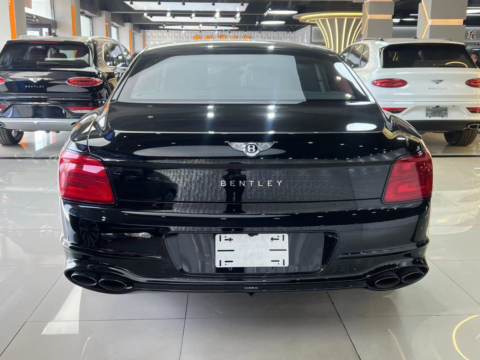 宾利飞驰 港口现车价格骤降20万惠选_凤凰网汽车_凤凰网