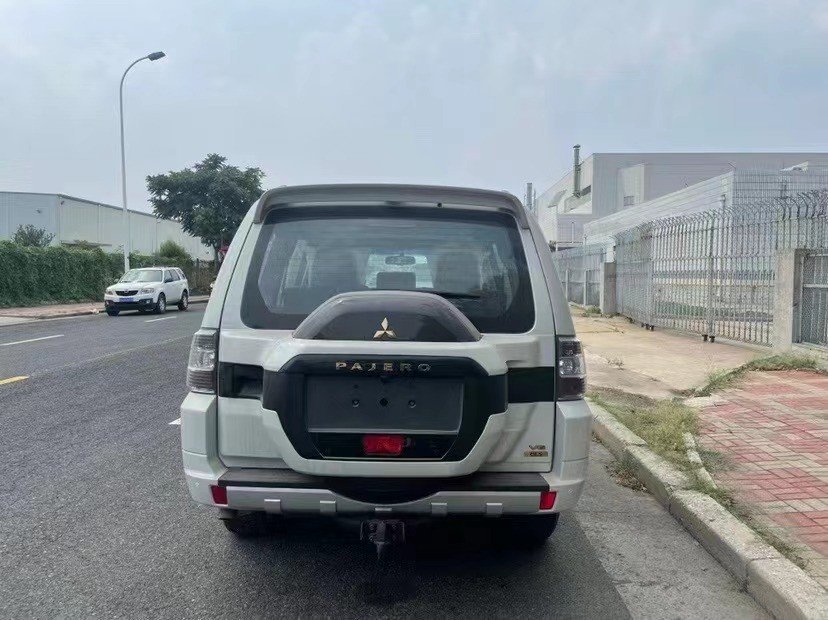 国六三菱帕杰罗 v93高配真皮版现车_凤凰网汽车_凤凰网