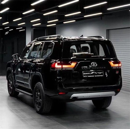 新一代兰德酷路泽lc300港口现车升级版