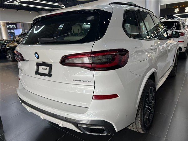 2022款宝马x5油混墨版 港口现车最低价格_凤凰网汽车_凤凰网