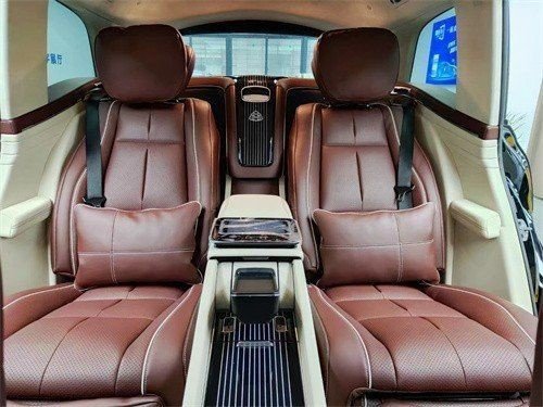 奔驰gls450改装完美变身迈巴赫内饰豪华