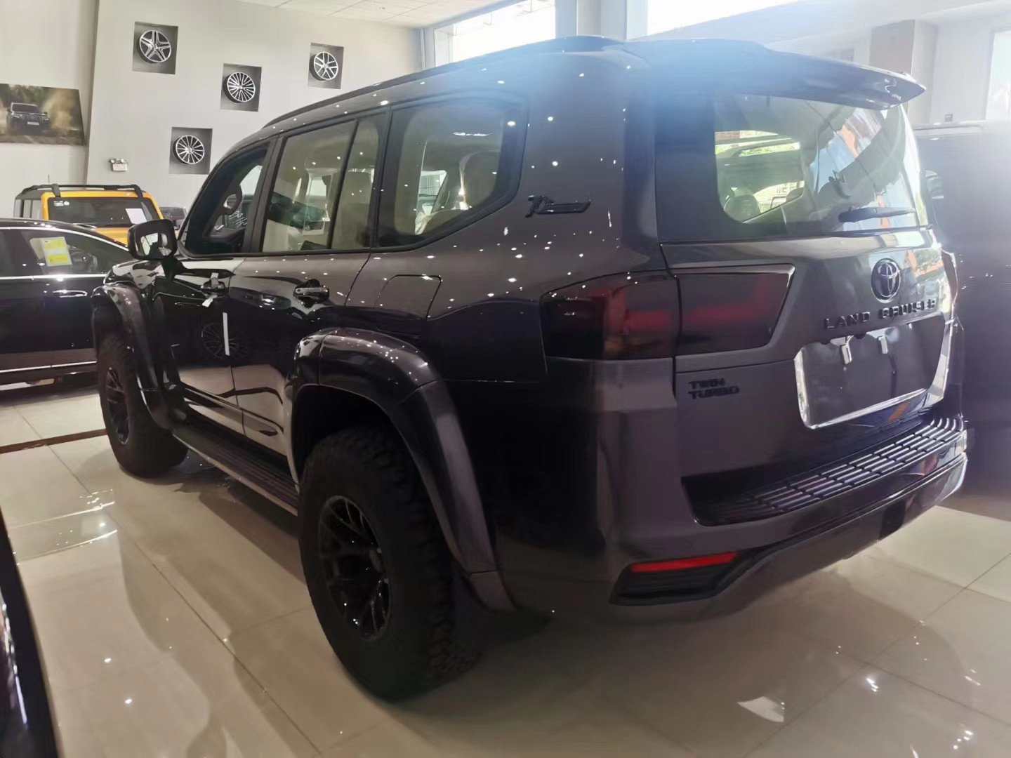 22款丰田lc300黑金刚全球限量版已到港