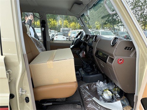 23款丰田lc76越野界传奇回归市场劲促