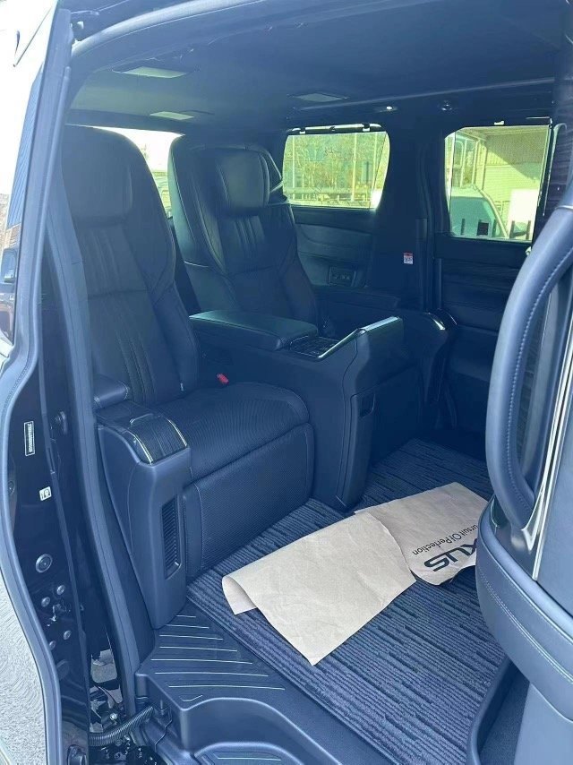 销售经理:张女士 18502224231 微信同步配置:235/50 r18,雷测,环车