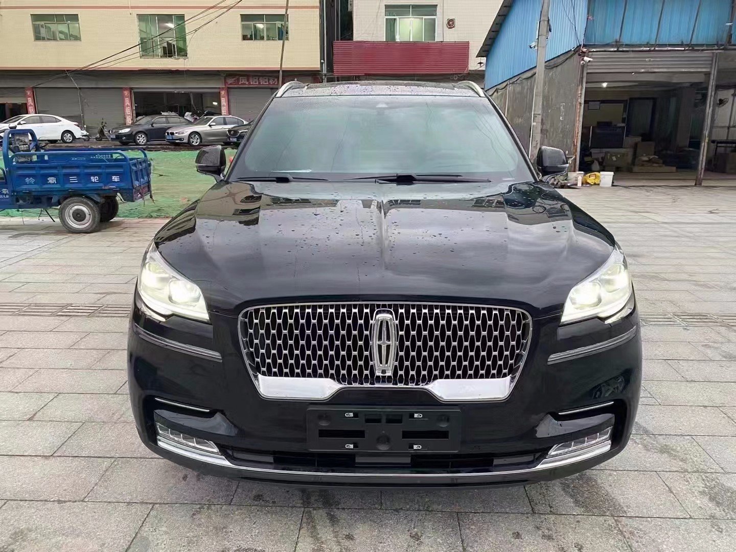 林肯飞行家升级中排航空座椅定制案例