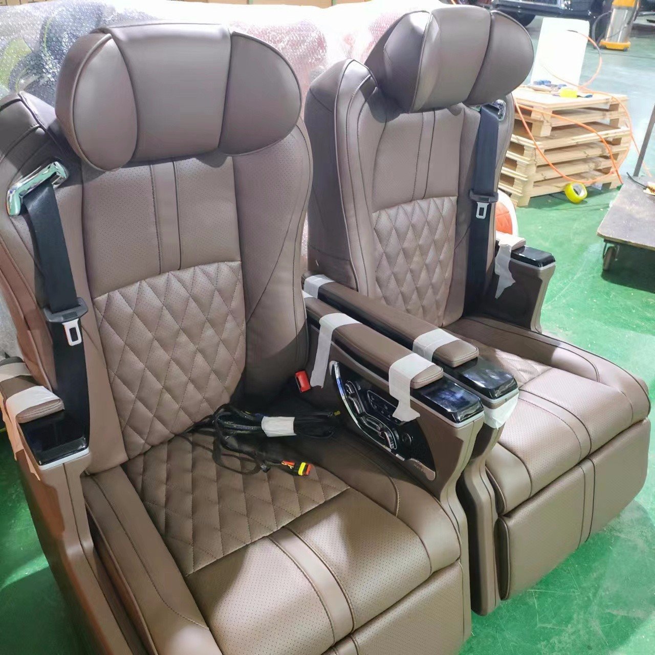 日产途乐升级中排航空座椅定制案例