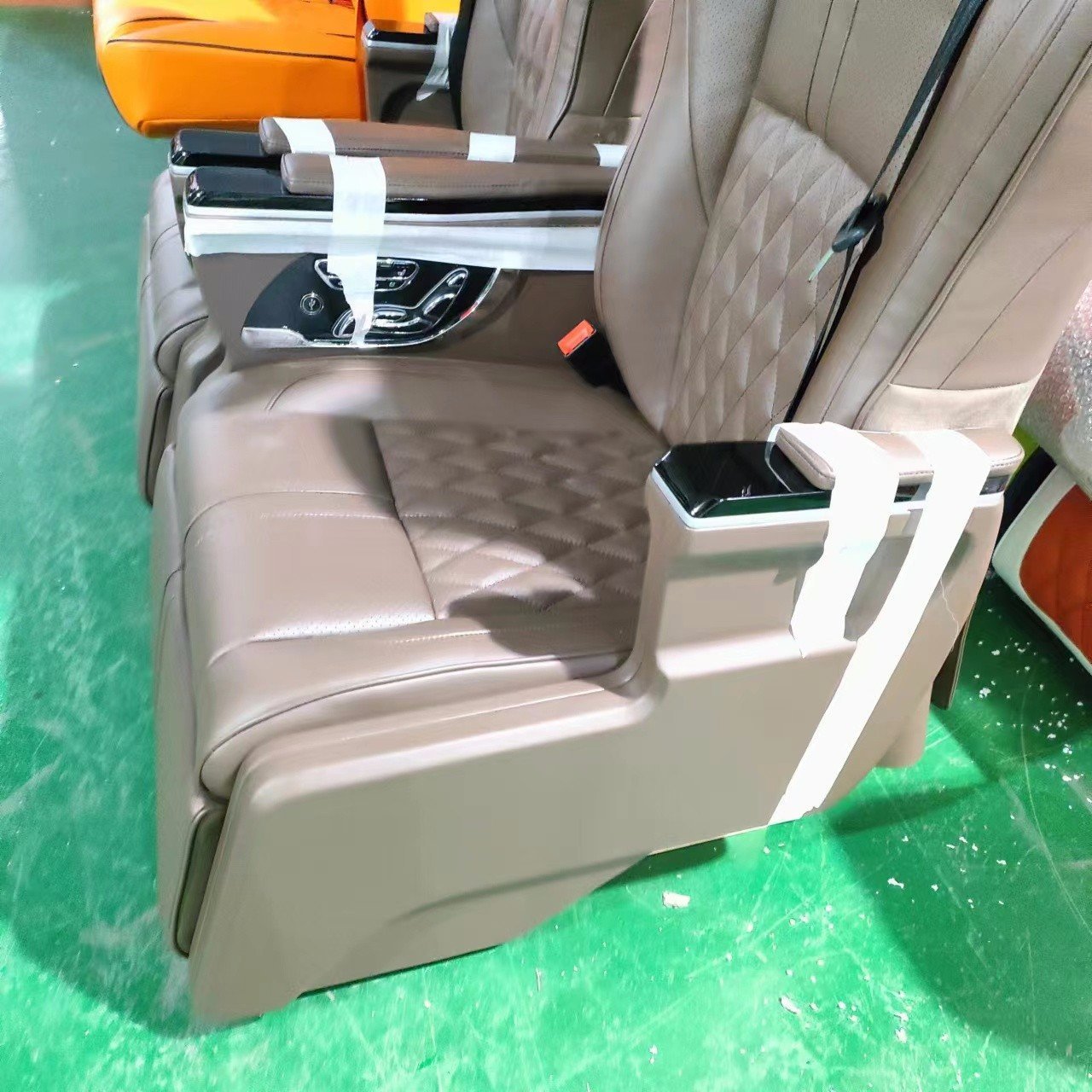 日产途乐升级中排航空座椅可发货_凤凰网汽车_凤凰网