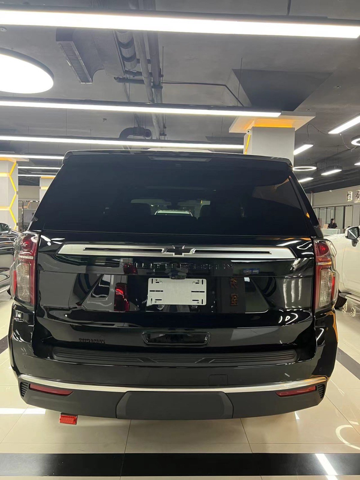 suv的开山鼻祖雪佛兰萨博班港口现车