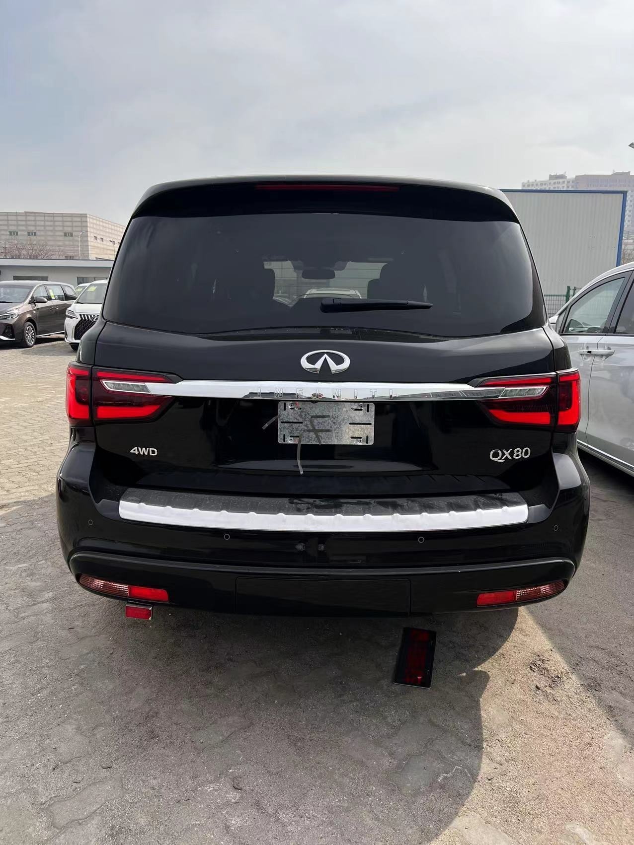 23款英菲尼迪qx80四驱顶配pro最低价