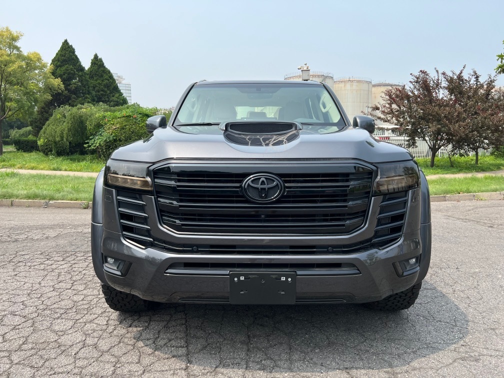 23款35t酷路泽gxr黑金刚国内首台报价