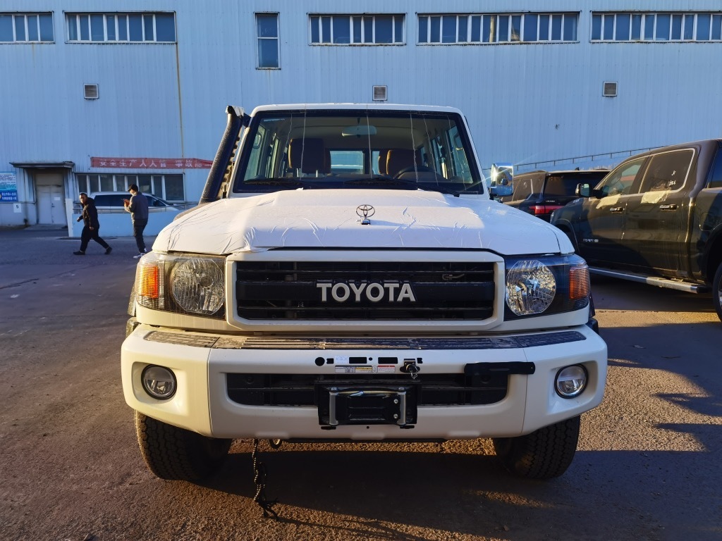 23款丰田lc76天津港现车真实报价68万