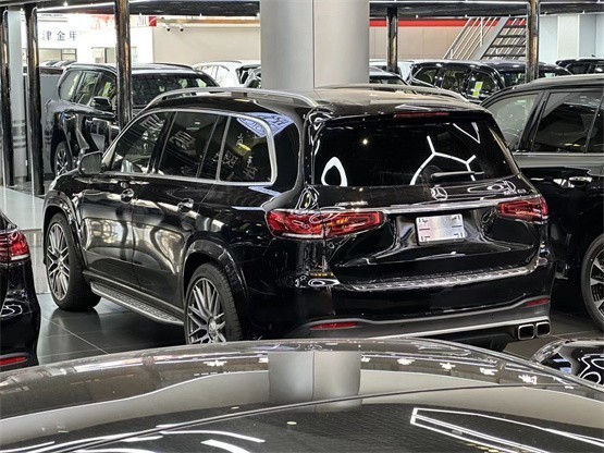 奔驰gls63七座顶配现车205万十月优惠