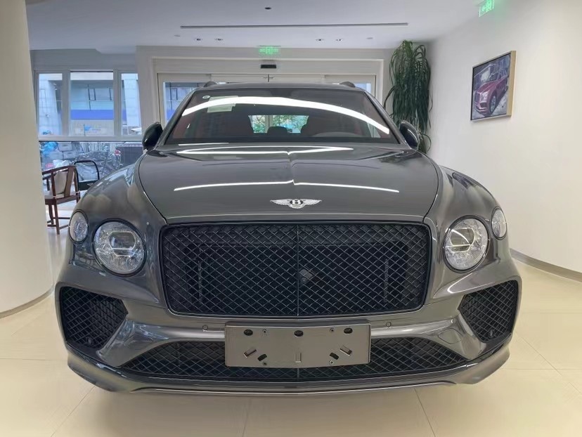 宾利添越30t插电混动港口最低报价