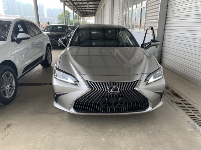 当前位置:>凤凰网汽车>庆阳>降价>正文>23款雷克萨斯es250外观方面