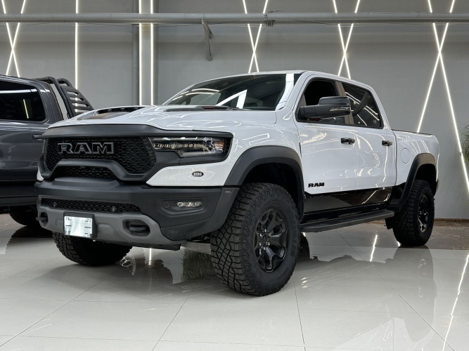 23款公羊道奇霸王龙6.2 trx报价及图片_凤凰网汽车_凤凰网