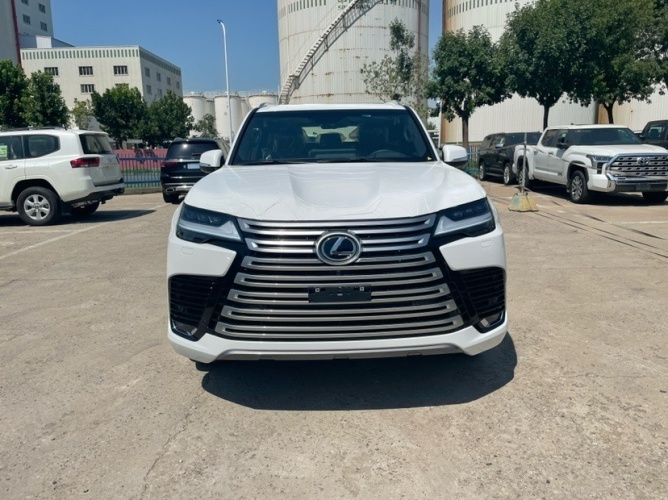 23款柴油雷克萨斯lx500d33t报价205万