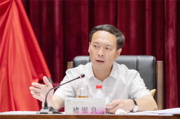 褚银良主持召开东钱湖旅游度假区经济社会形势分析暨半年度工作会议