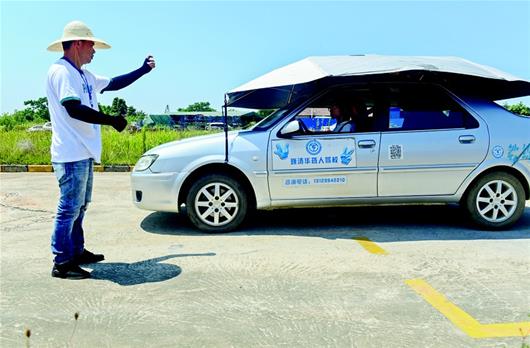 学车全程手语和字条沟通揭武汉聋哑人驾校里的飞驰人生