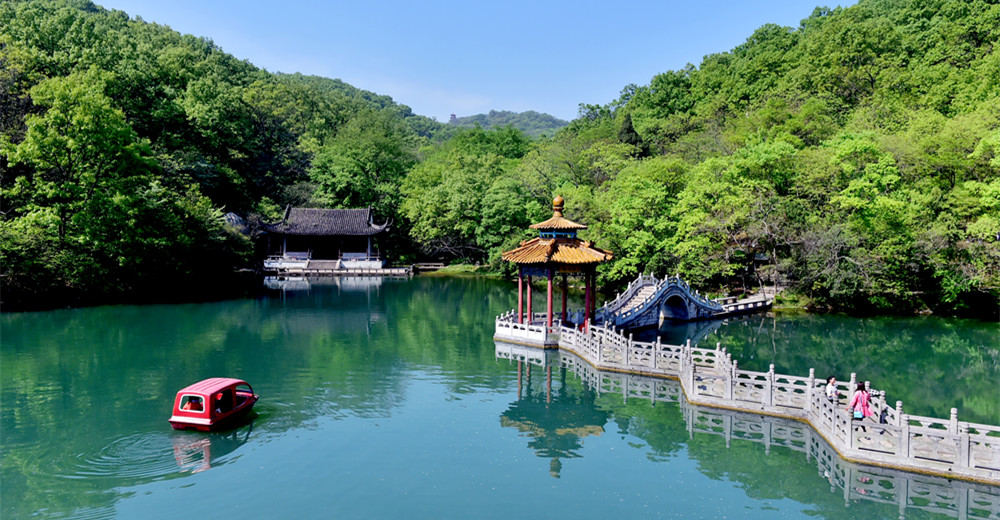 深秀湖