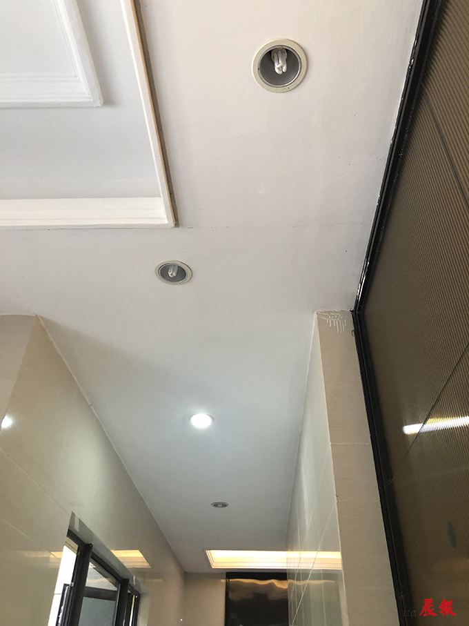 南昌博睿小区200多盏楼道灯"罢工" 报修多日未果