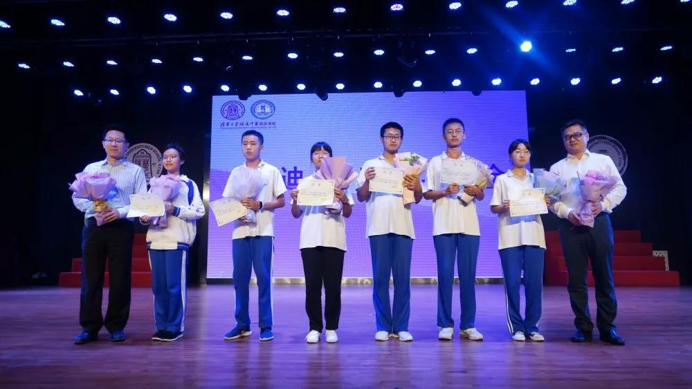 西咸新区秦汉中学隆重举行建校五周年暨第35个教师节庆祝大会
