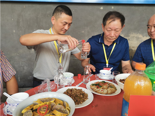 中秋团圆宴 天涯共此"食 临水酒业举办70周年中秋团圆宴