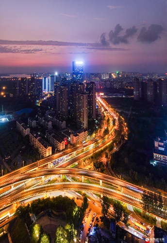 包河大道高架桥包河大道高架桥北起繁华大道(312国道以南200米),南至