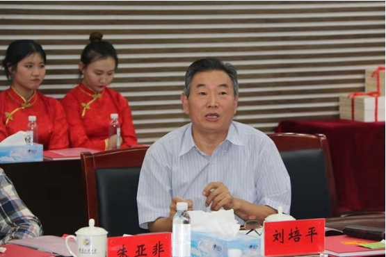 向新中国成立七十周年献礼齐鲁工业大学史发布