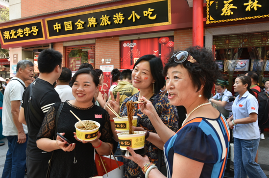 太子,湖錦,豔陽天,小藍鯨,樂福園,醉江月,凱威啤酒屋,九龍大酒店,翠柳