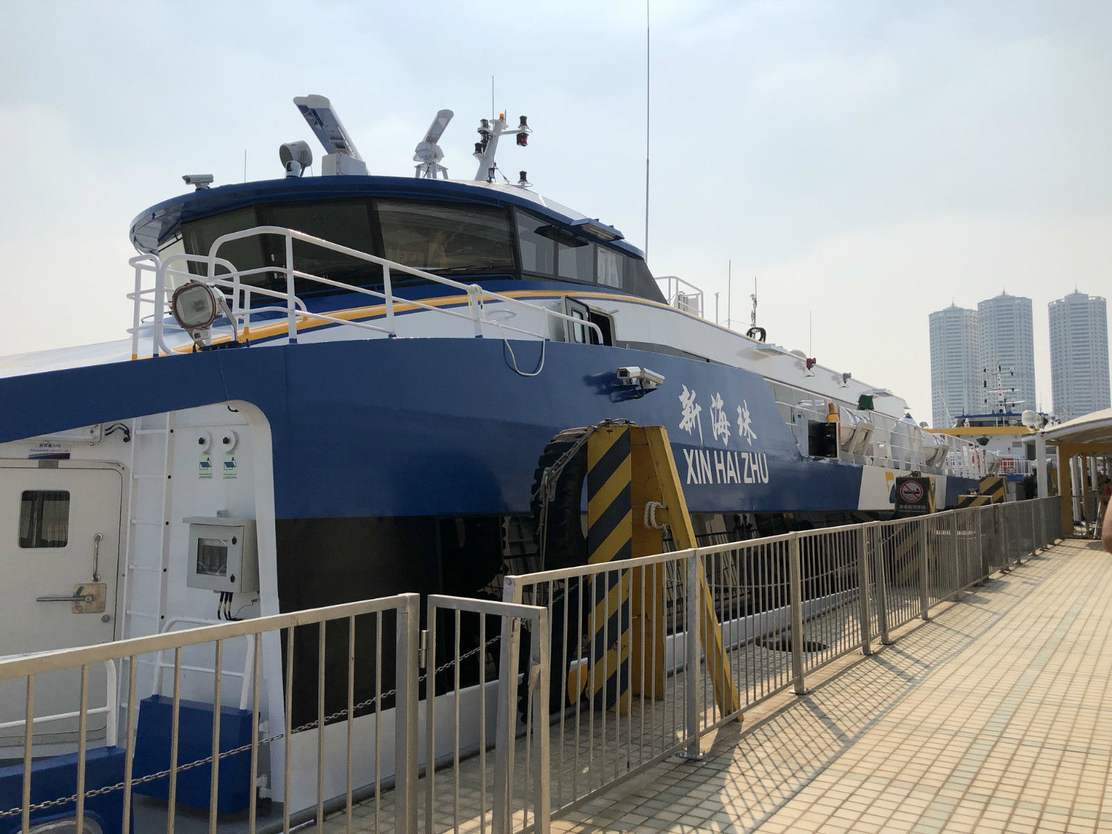 由荷兰cocoyatchs设计,珠海普兰帝公司承建,航速30节(约56公里/小时)