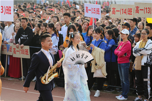 合肥六中第48届田径运动会趣味开场古装动漫齐登场