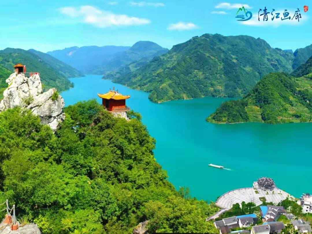 峡江号子的在桨声灯影中静静聆听绚烂春色你会恋上三峡人家绽放的这里