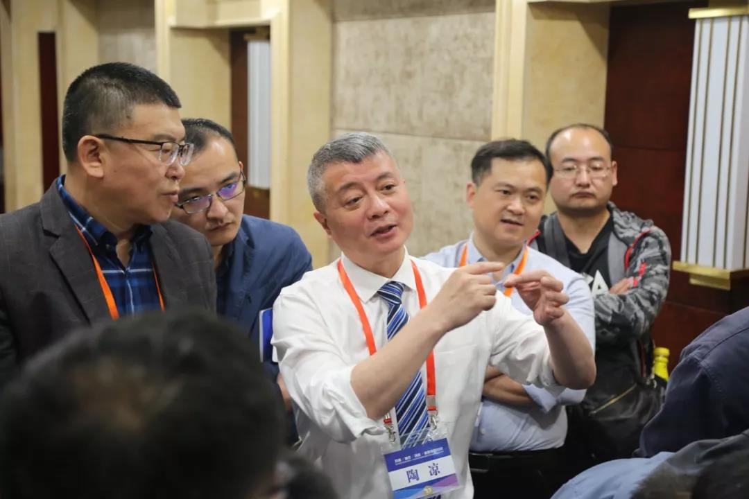 11月15日的会前会,特邀朱晓东院士,陶凉院长,屈正教授,王伟教授领衔