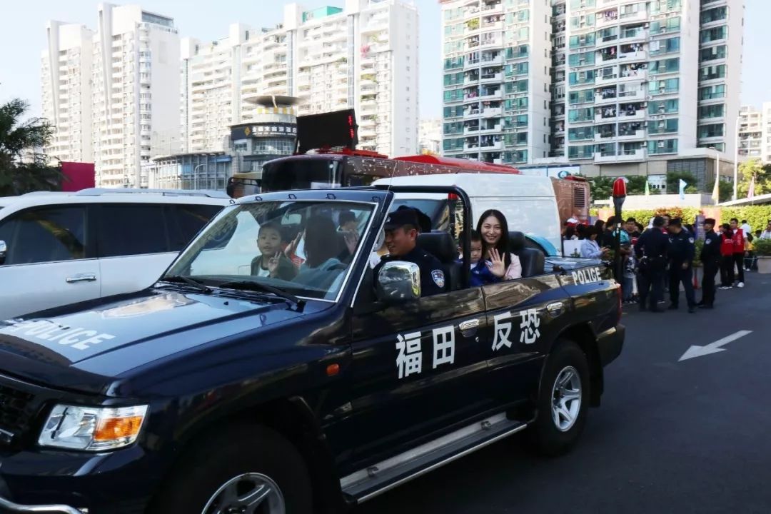 城市暴龙装甲车,反恐敞篷车&hellip;&hellip;霸气十足,登上警用车辆