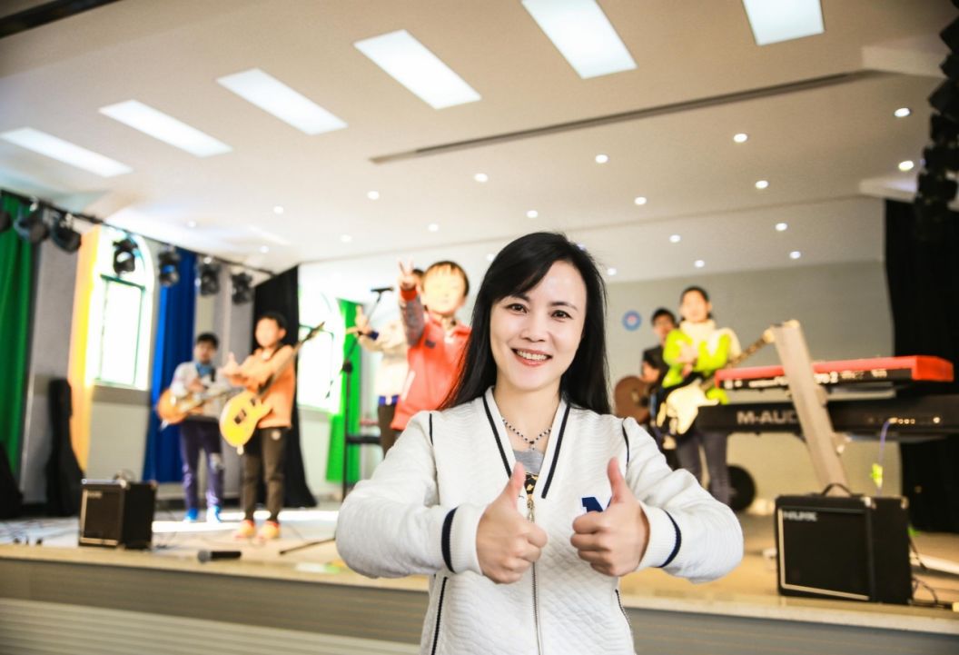 武汉市盲童学校教师张龙:用音乐点亮盲童的心灵凤凰网湖北_凤凰网
