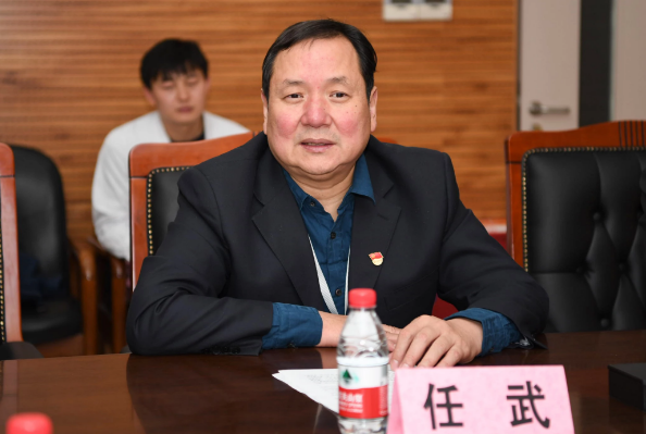 行业河南仰韶酒业有限公司天宝中心总监郑磊介绍了公司的发展历程以及