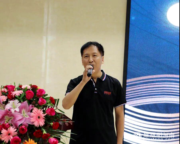 银鸽公司党委书记,董事长顾琦,常务副总经理王友贵