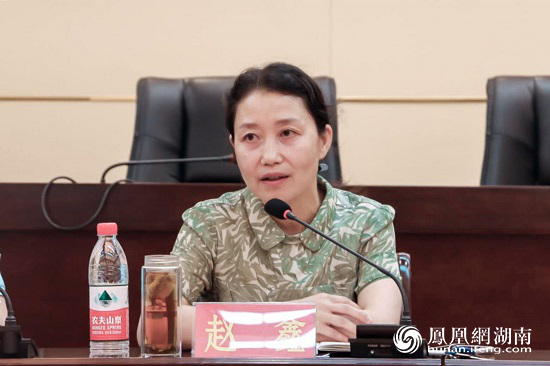 赵鑫作工作汇报座谈会上,胡创对常德市总工会的工作给予充分肯定,并对