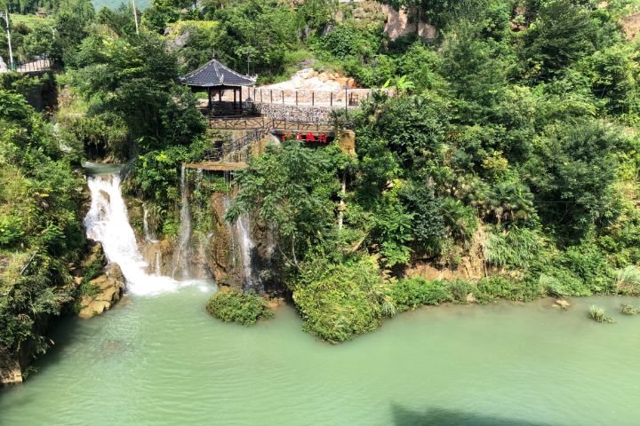 油溪河漂流景区图片