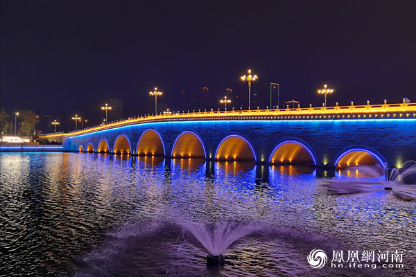 息县龙湖公园夜景