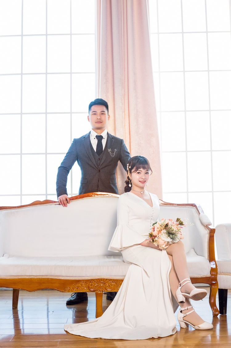 "1月29日下午,家住重庆长寿葛兰镇的唐双延期了婚礼,提前踏上回主城的