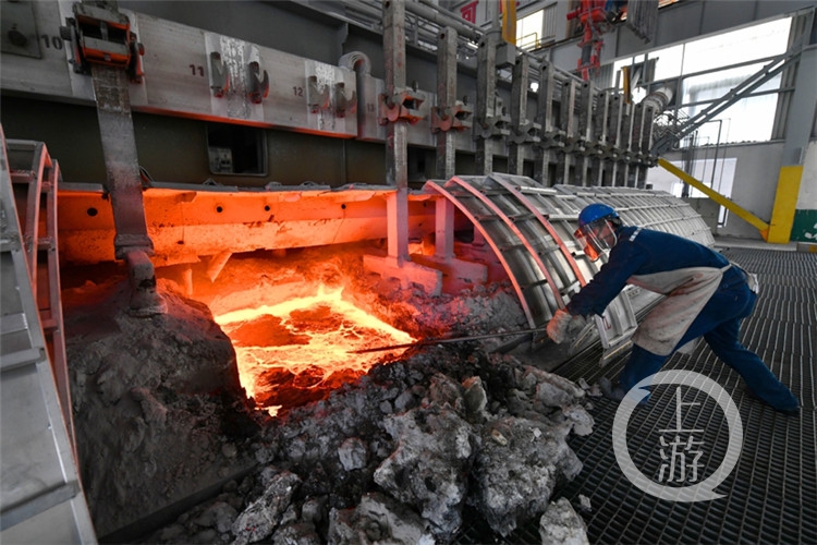 綦江企业与地方联动抓好疫情防控 帮助企业保市场保订单_重庆频道_凤